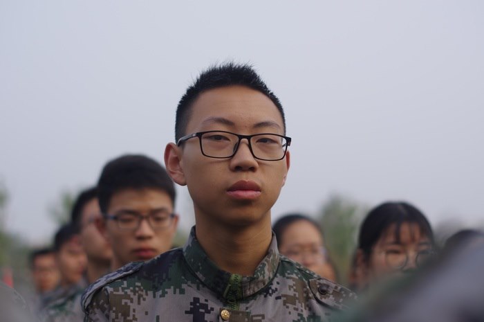 高一八班{瞧~他们严肃的脸}