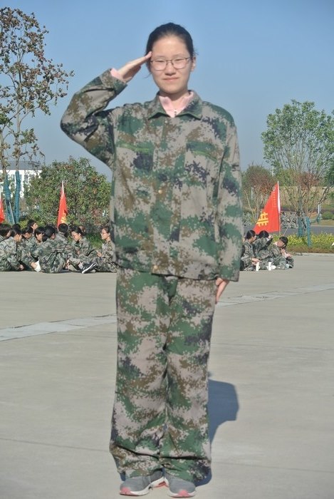 高一（10）班_【稍息、立正、敬礼】