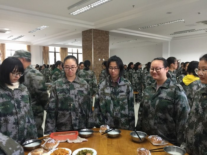 高一（10）班_【香喷喷的早饭】