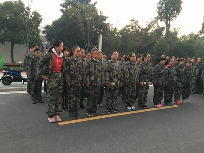 高一八班：我们吃早餐啦！
