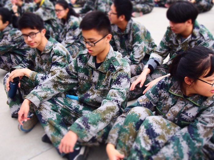 高一（11）班_拉练回来好好歇歇
