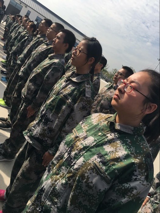 高一八班{11.6午后开始挥洒汗水啦～}