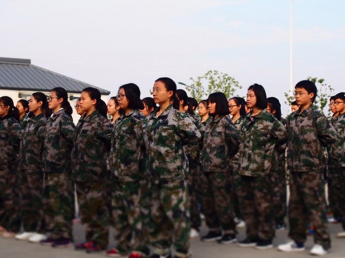 高一（11）班_阅兵场上的我们