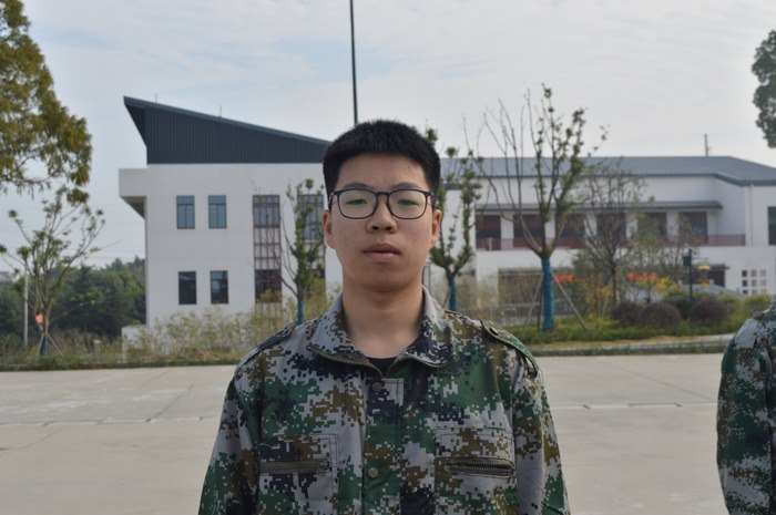 高一七班{会操比赛结束啦，很开心！}