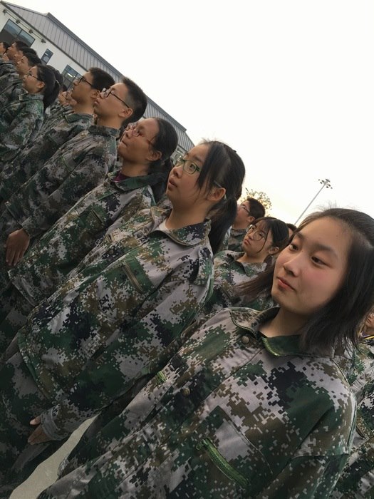 高一八班：洗完澡迎接晚霞！