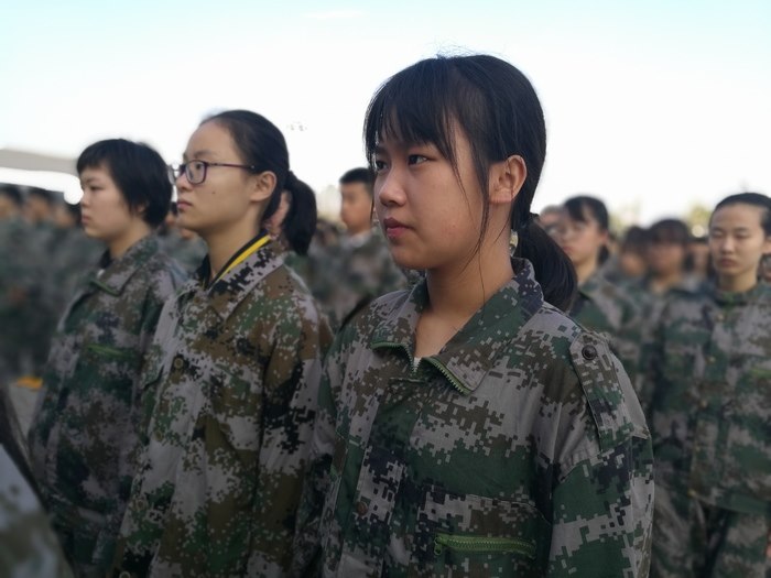 高一（12）班_稍息_立正_齐步走