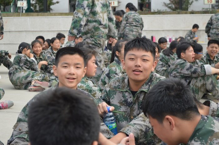 高一七班{笑脸}