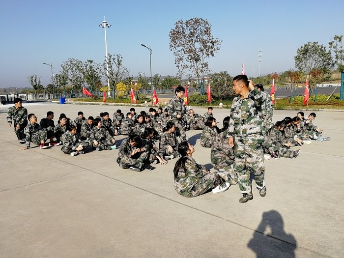 高一（12）班_训练_休息_有你在_不放弃