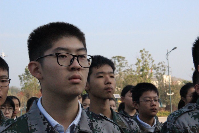 高一（2）班_还有谁能比我们有朝气？