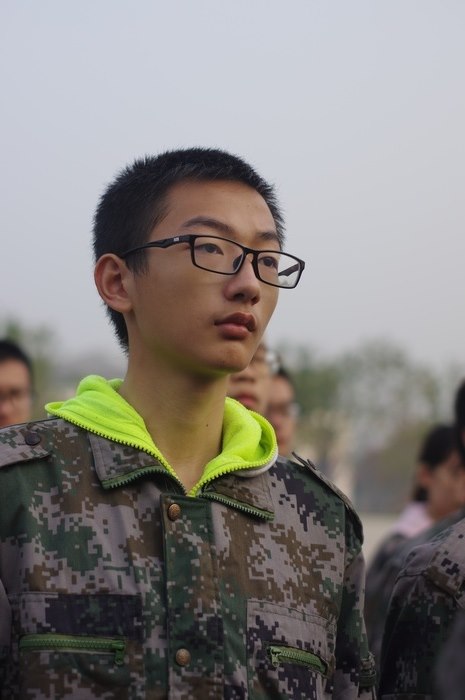 高一八班{瞧~他们严肃的脸}