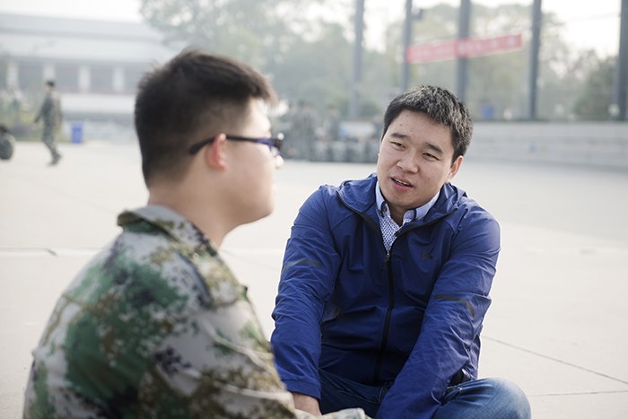 手握戒尺，心中有爱——记军训营的班主任们