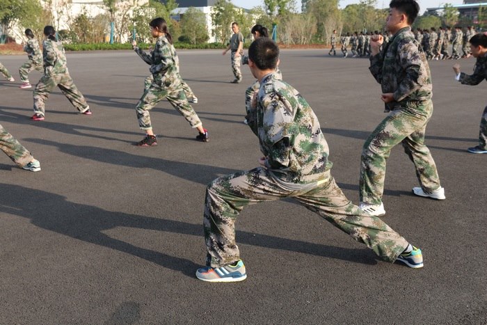 高一七班{出拳！}