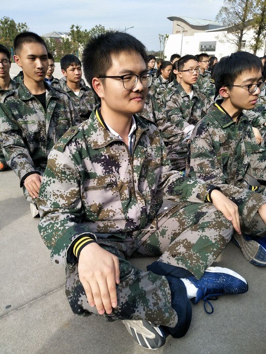 高一（9）班_【学会坐】