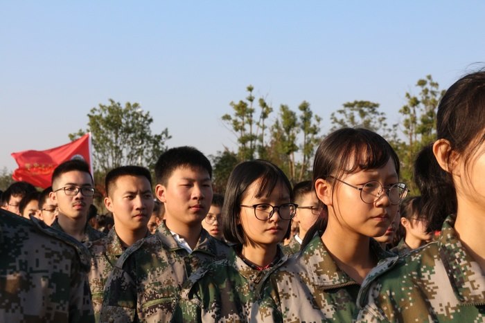 高一七班：又一波军姿来袭