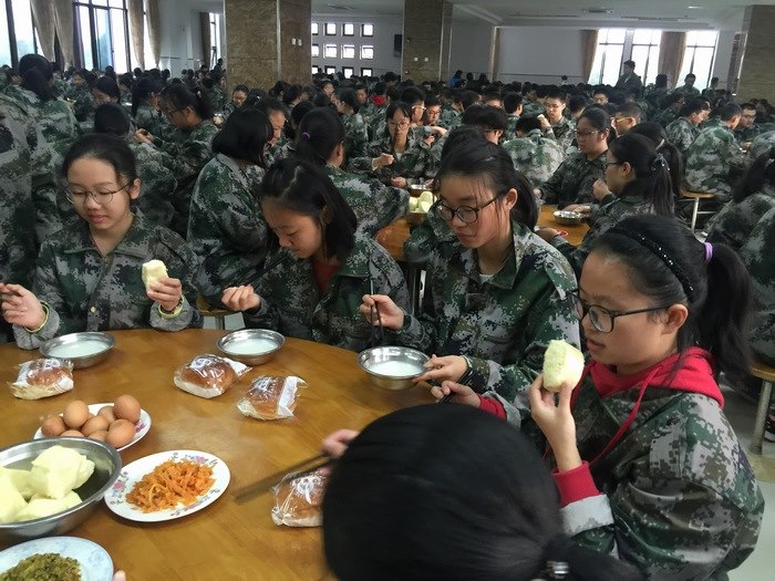高一创4班：小太阳们的清晨