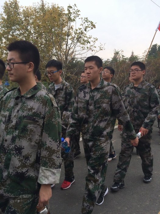 高一5班：行路致远，砥砺前行