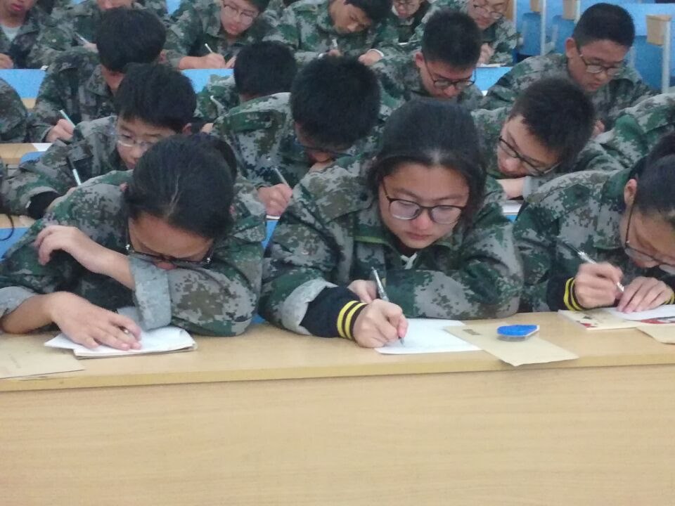 高一（11）班_欲作家书意万重_作罢不忍封