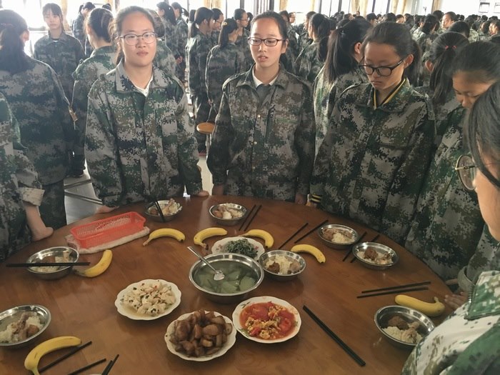 高一八班{未来会怀念的大锅饭}