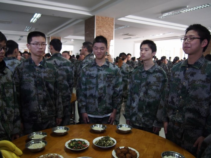 十一排新兵报到！
