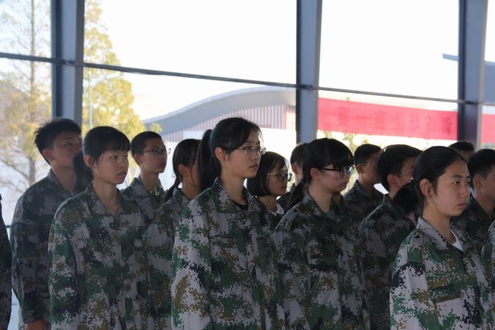 高一七班{大波军体拳特写照！}