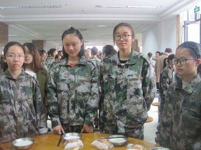 高一创4班：早饭补一波~