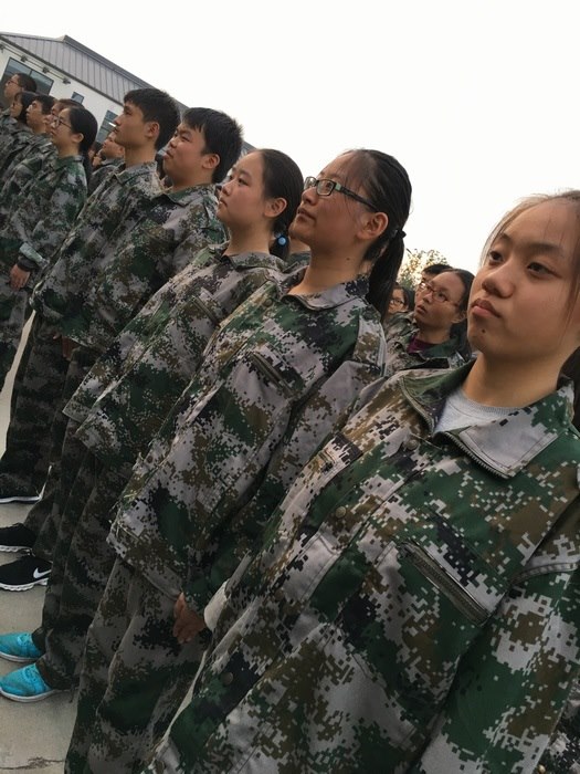 高一八班：洗完澡迎接晚霞！
