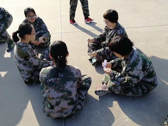 高一（12）班_训练_休息_有你在_不放弃