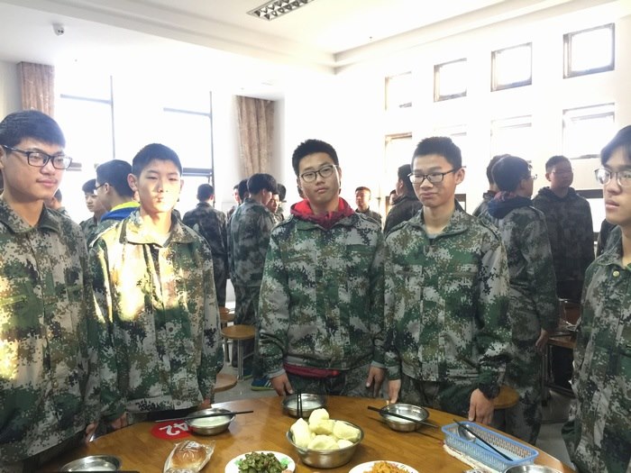 高一（10）班_【香喷喷的早饭】