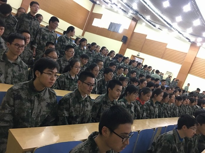 高一八班：整理内务
