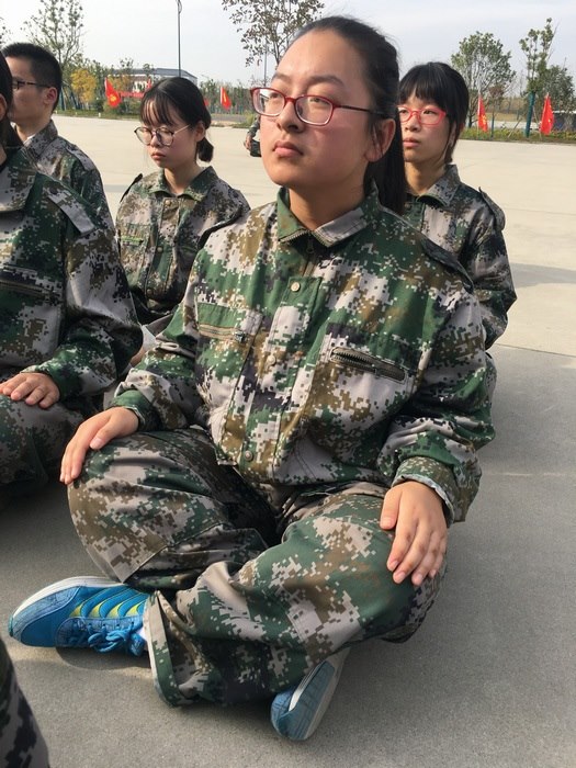 高一八班{小军人的个人写真}