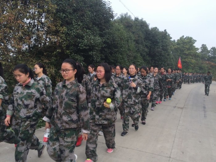 高一5班：行路致远，砥砺前行