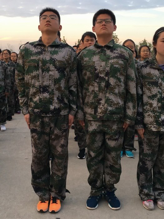 高一八班：洗完澡迎接晚霞！