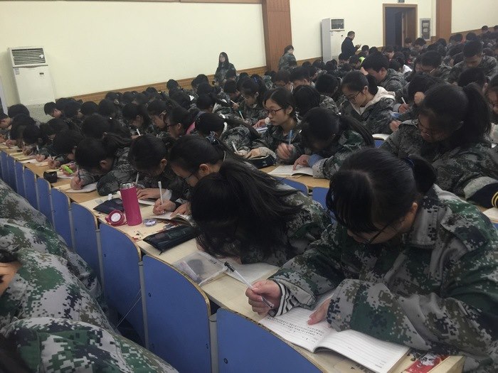 高一创4班：军训感言——我有点想家了