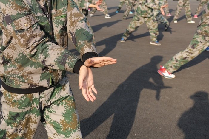 高一七班{出拳！}