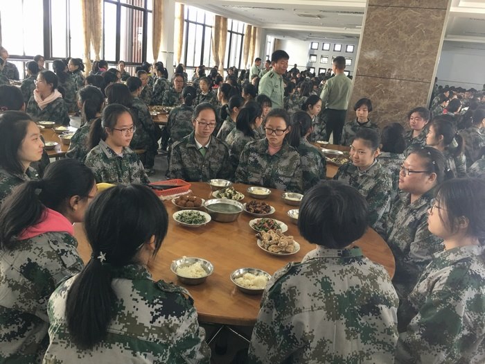 高一八班：初来乍到