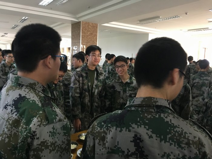 高一八班：整理内务