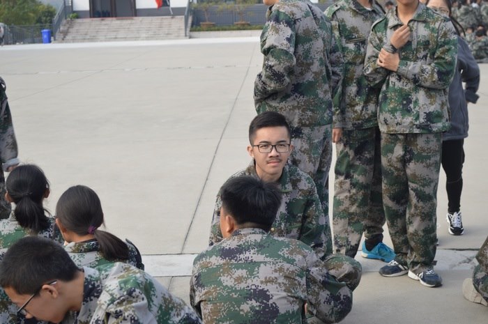 高一七班{会操比赛结束啦，很开心！}