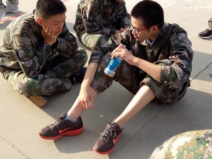 高一1班军训之休息----活力