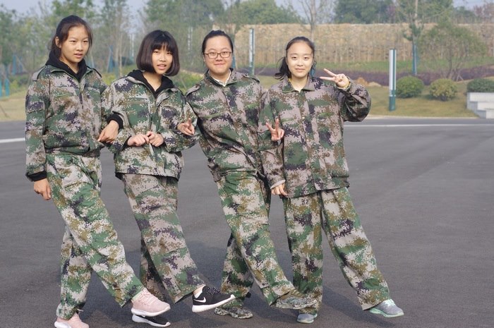 高一八班{休息时间乐一乐}
