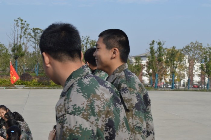 高一七班{会操比赛结束啦，很开心！}