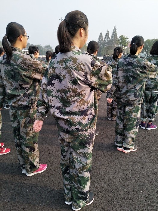 正步，走起来！