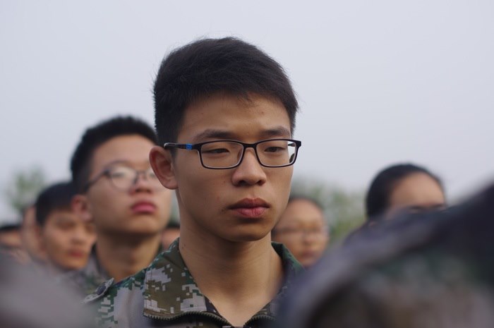 高一八班{瞧~他们严肃的脸}