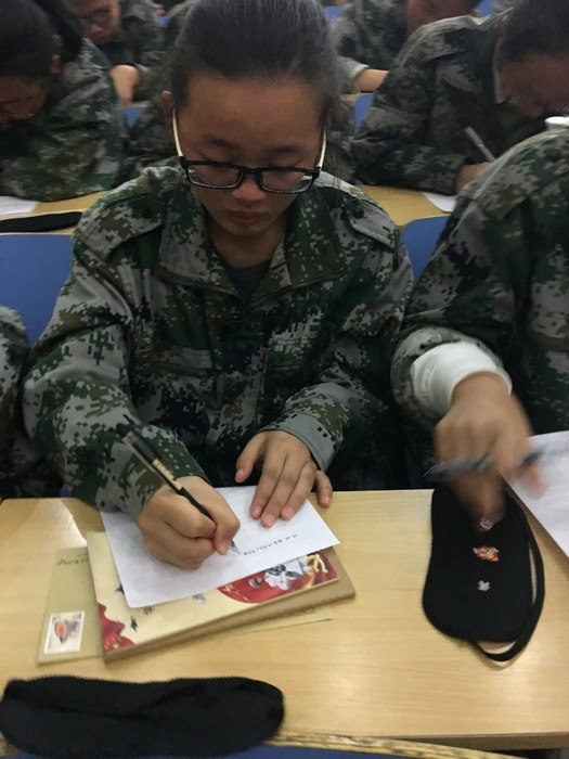 高一八班{爸爸妈妈，我爱你们！}