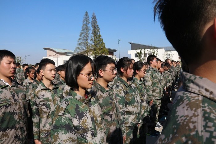 高一七班：快来找娃吧