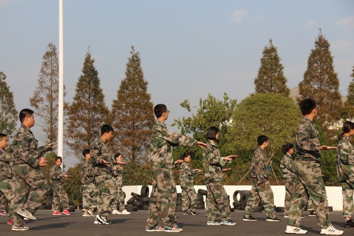 高一七班{出拳！}