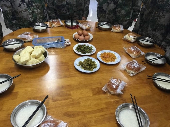 高一（10）班_【香喷喷的早饭】