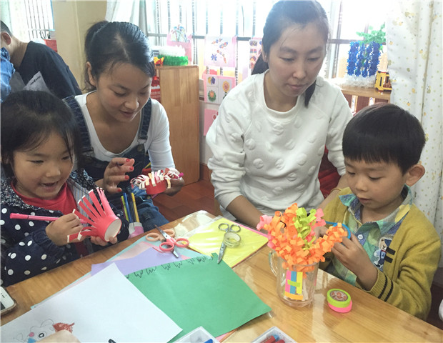 2016.10.8龙幼 龙幼“乐享节日”之国庆、重阳系列活动：欢度国庆，喜迎重阳1.jpg