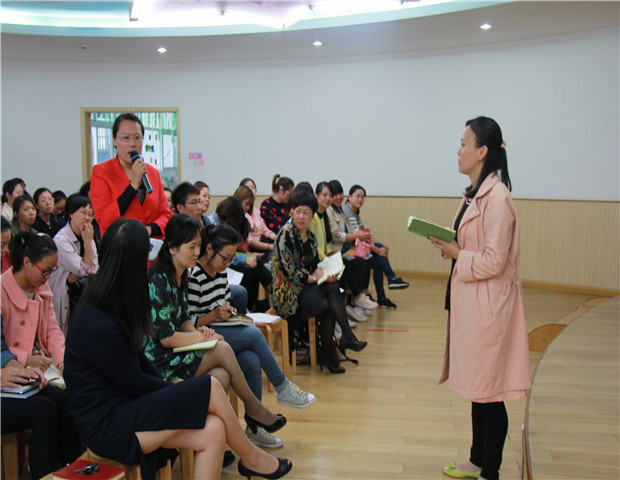 2016.10.10龙幼 龙幼最美员工巡礼之：秋色满园迷人眼，共谱龙幼秋之歌2.jpg