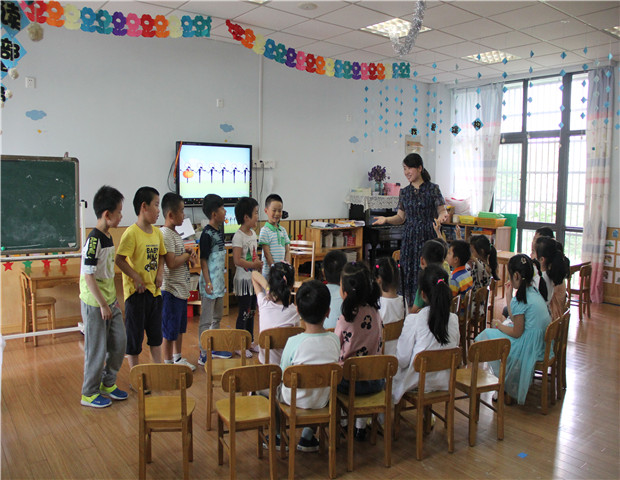 2017.6.14 龙幼教师成长之二十三：智慧润泽课堂 学习引领成长1.jpg