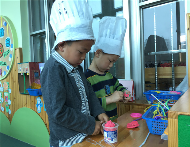 2017.5.5龙幼 龙幼 嬉夏季：职业体验，感受劳动的快乐2.jpg